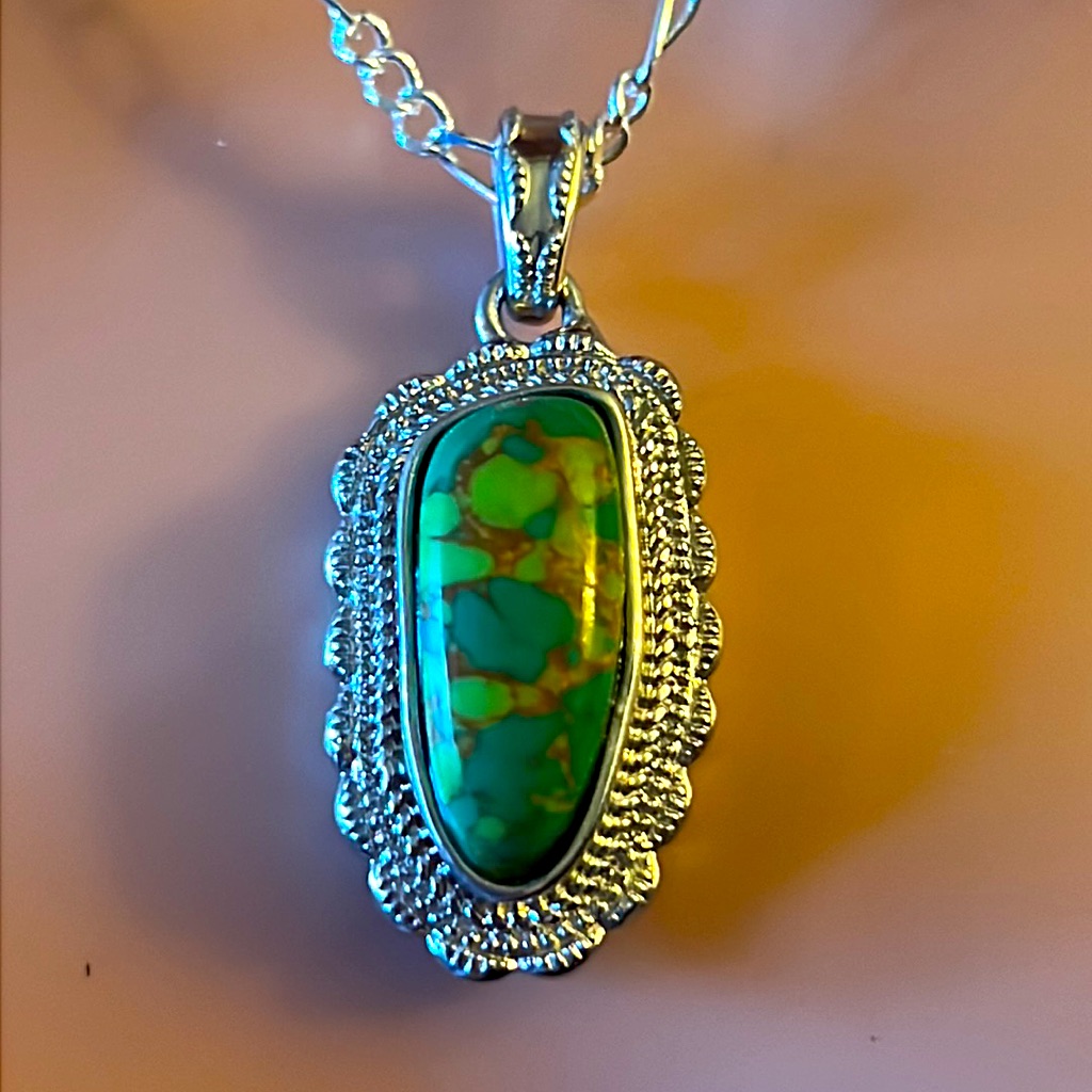 Green Mojave Turquoise Necklace 43$